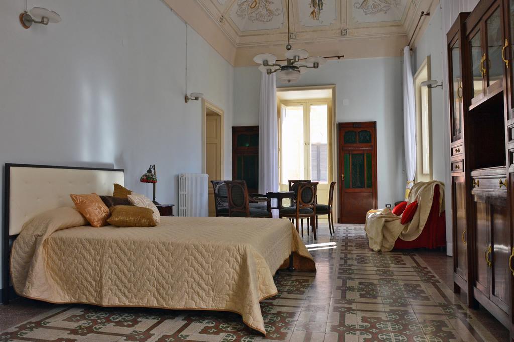 غالّيبولي Palazzo Vallebona المظهر الخارجي الصورة